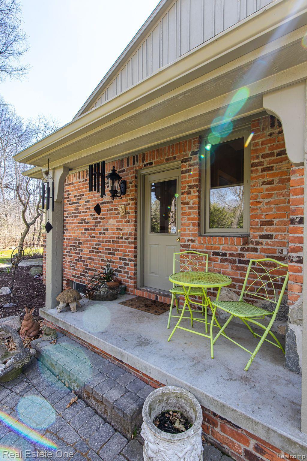 9316 LAKEBLUFF Drive