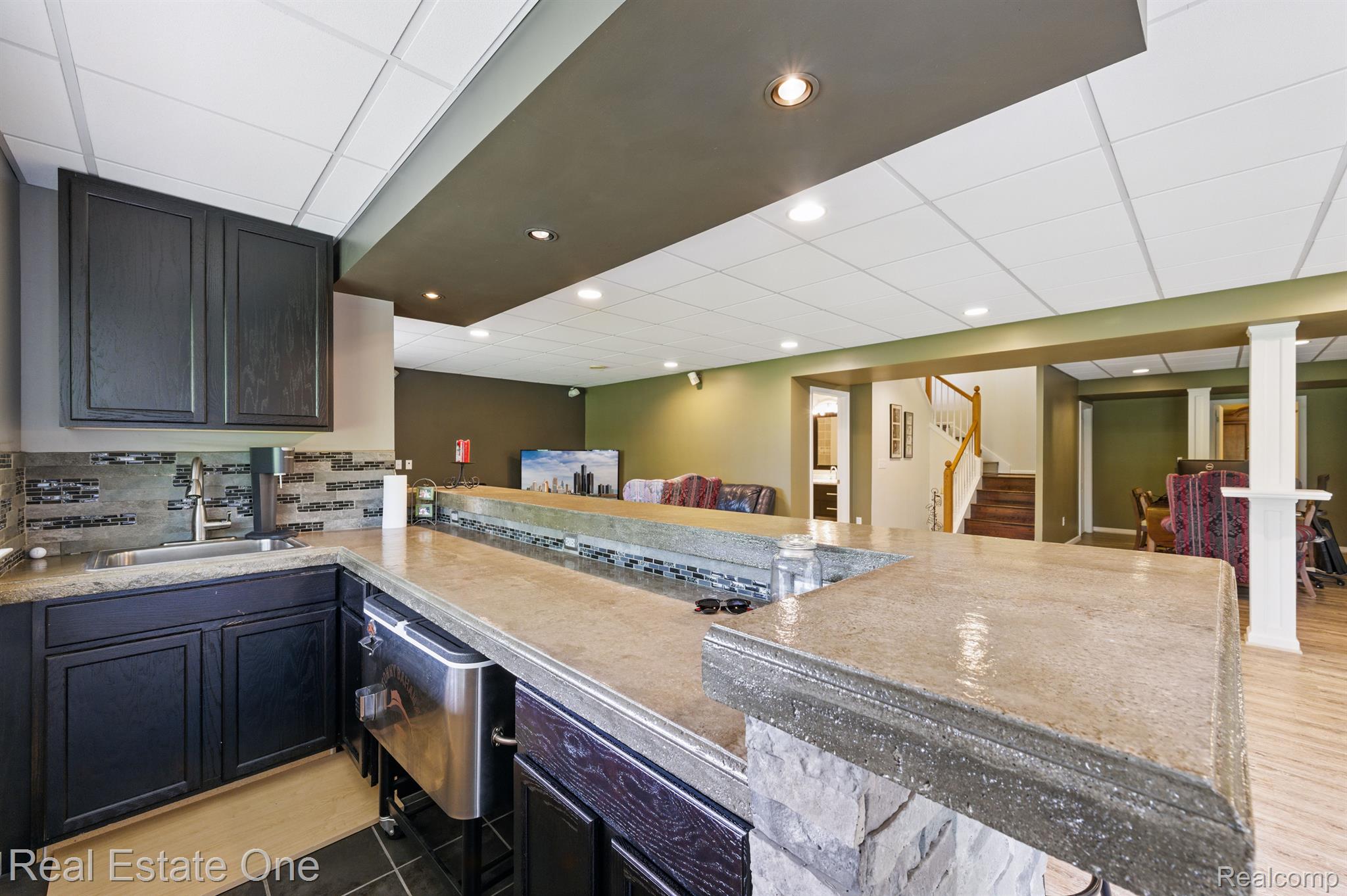 5947 BAYPOINTE Boulevard