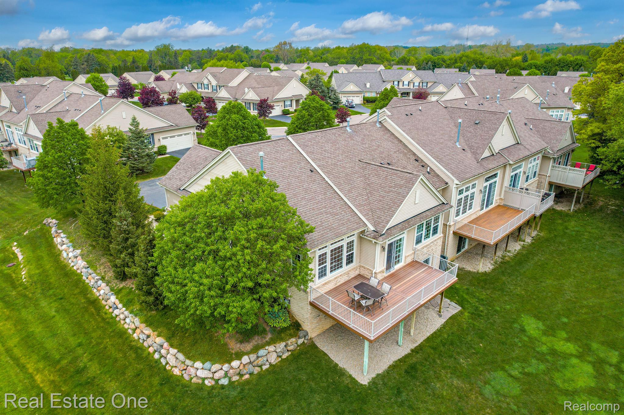 5947 BAYPOINTE Boulevard
