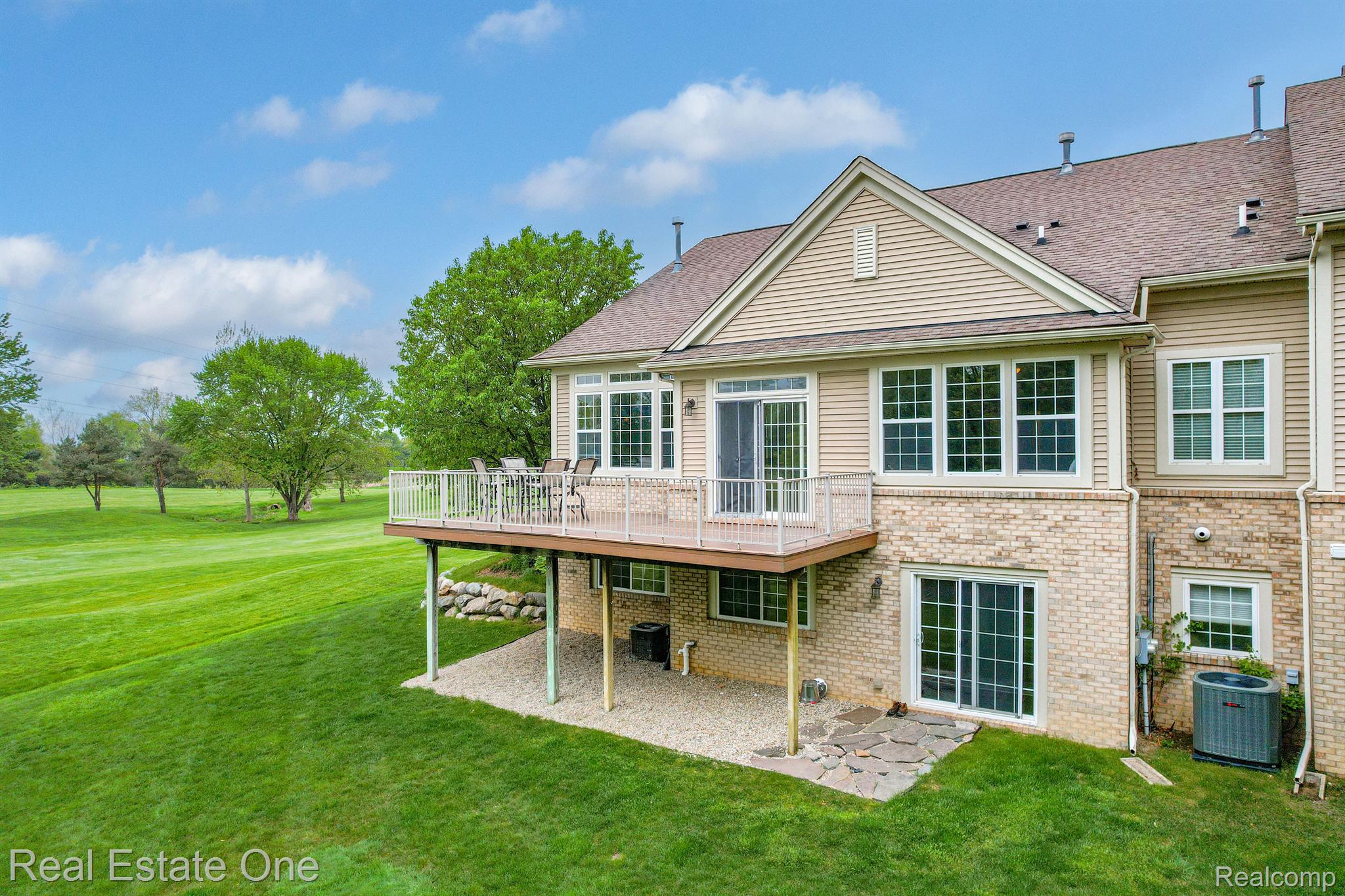 5947 BAYPOINTE Boulevard