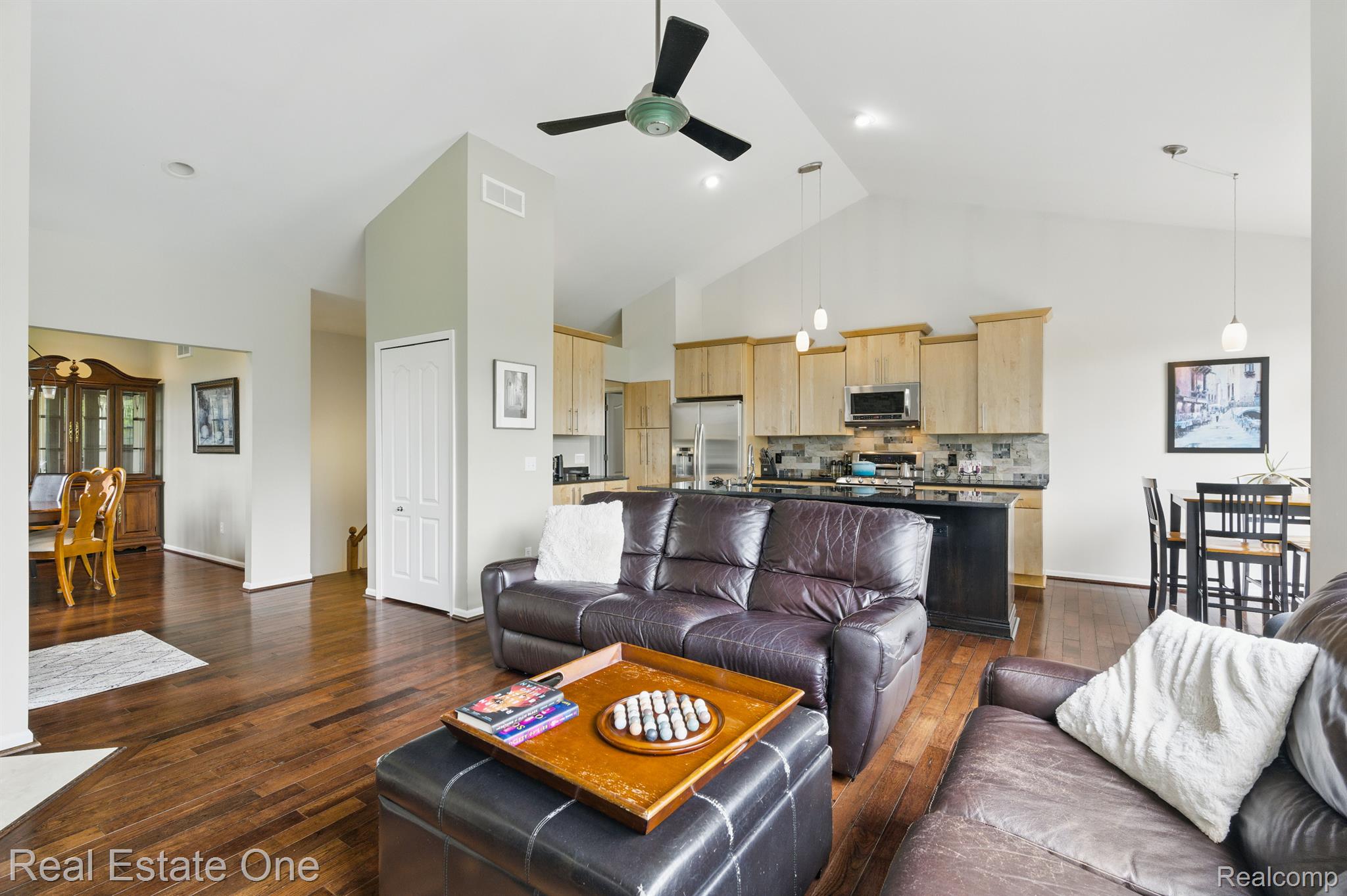 5947 BAYPOINTE Boulevard