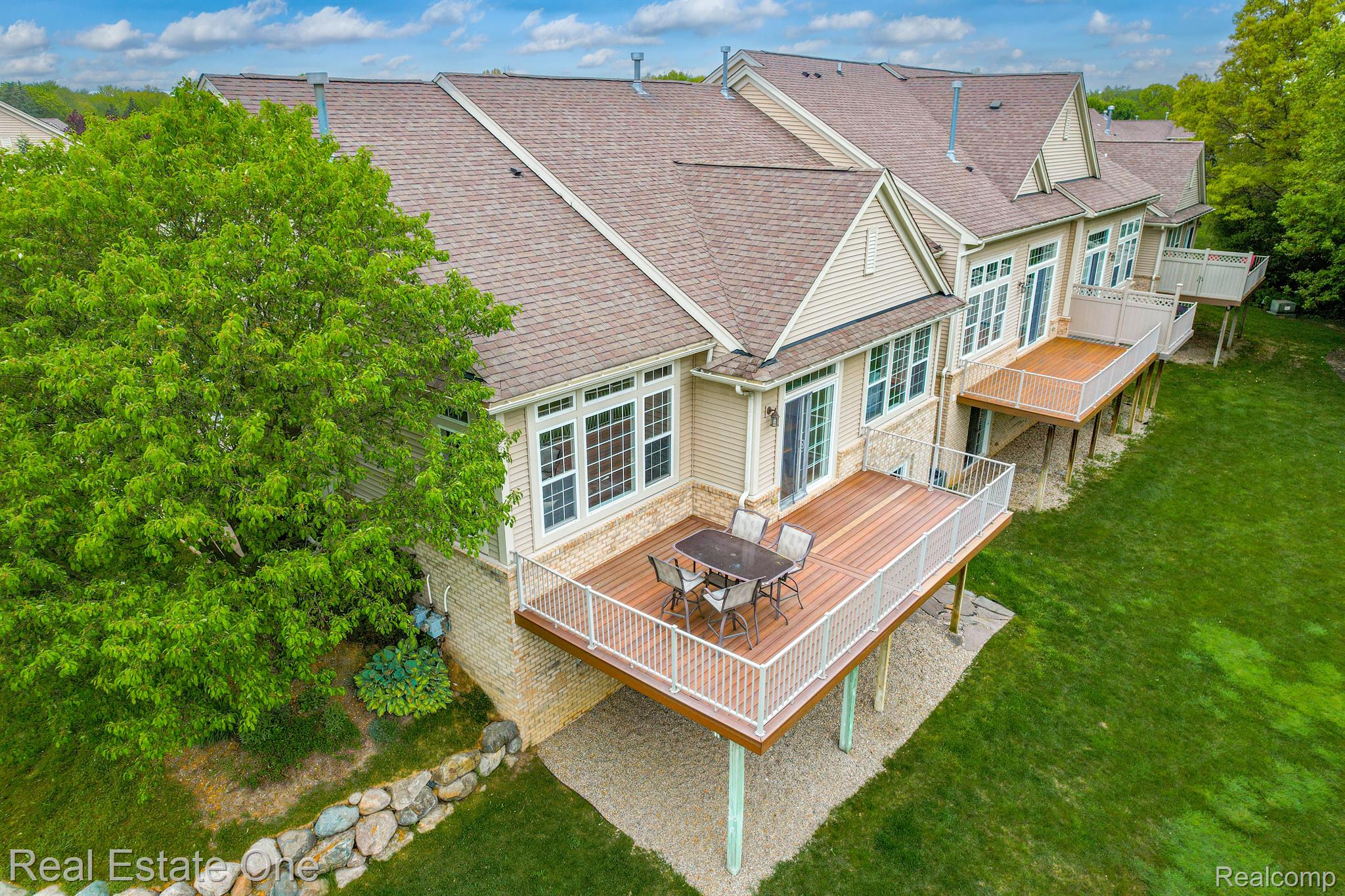 5947 BAYPOINTE Boulevard