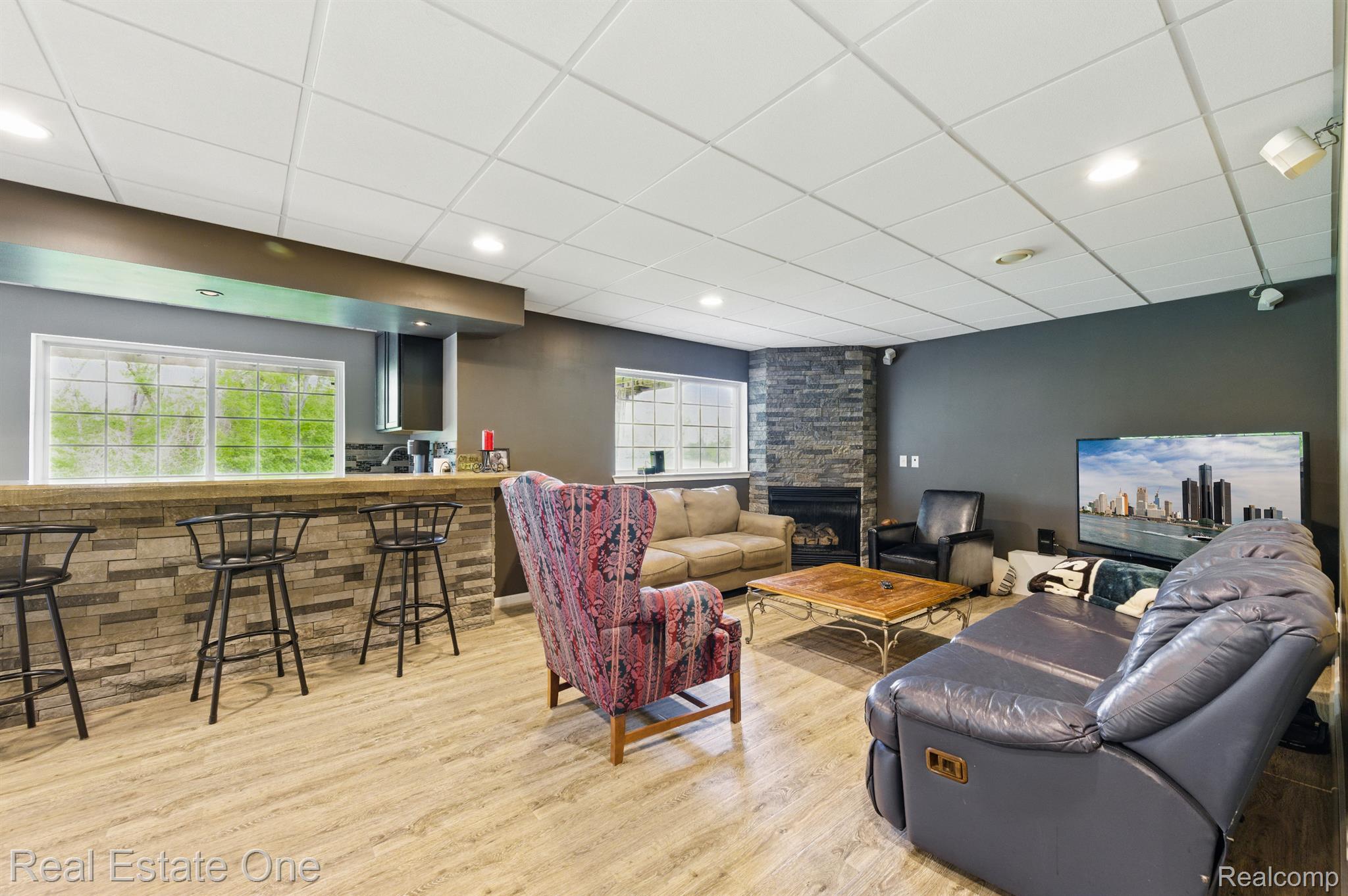 5947 BAYPOINTE Boulevard