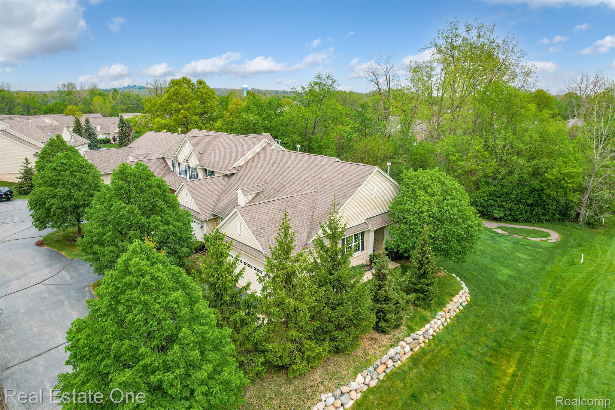 5947 BAYPOINTE Boulevard