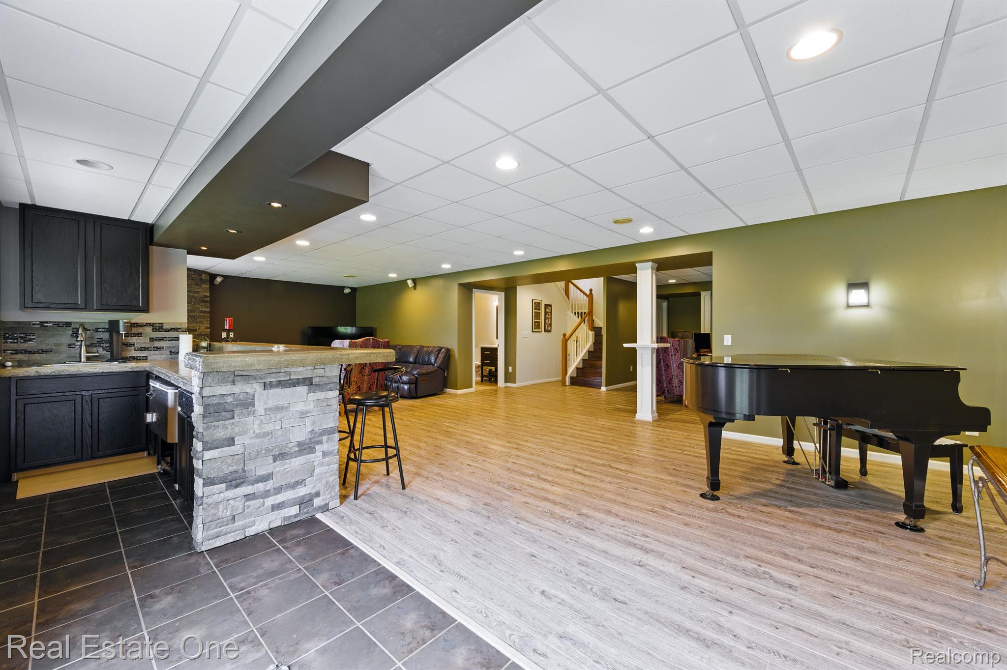 5947 BAYPOINTE Boulevard