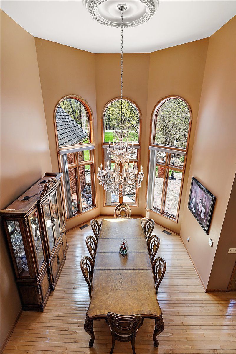 809 HAWKSMOORE Drive