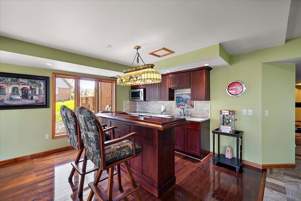 809 HAWKSMOORE Drive