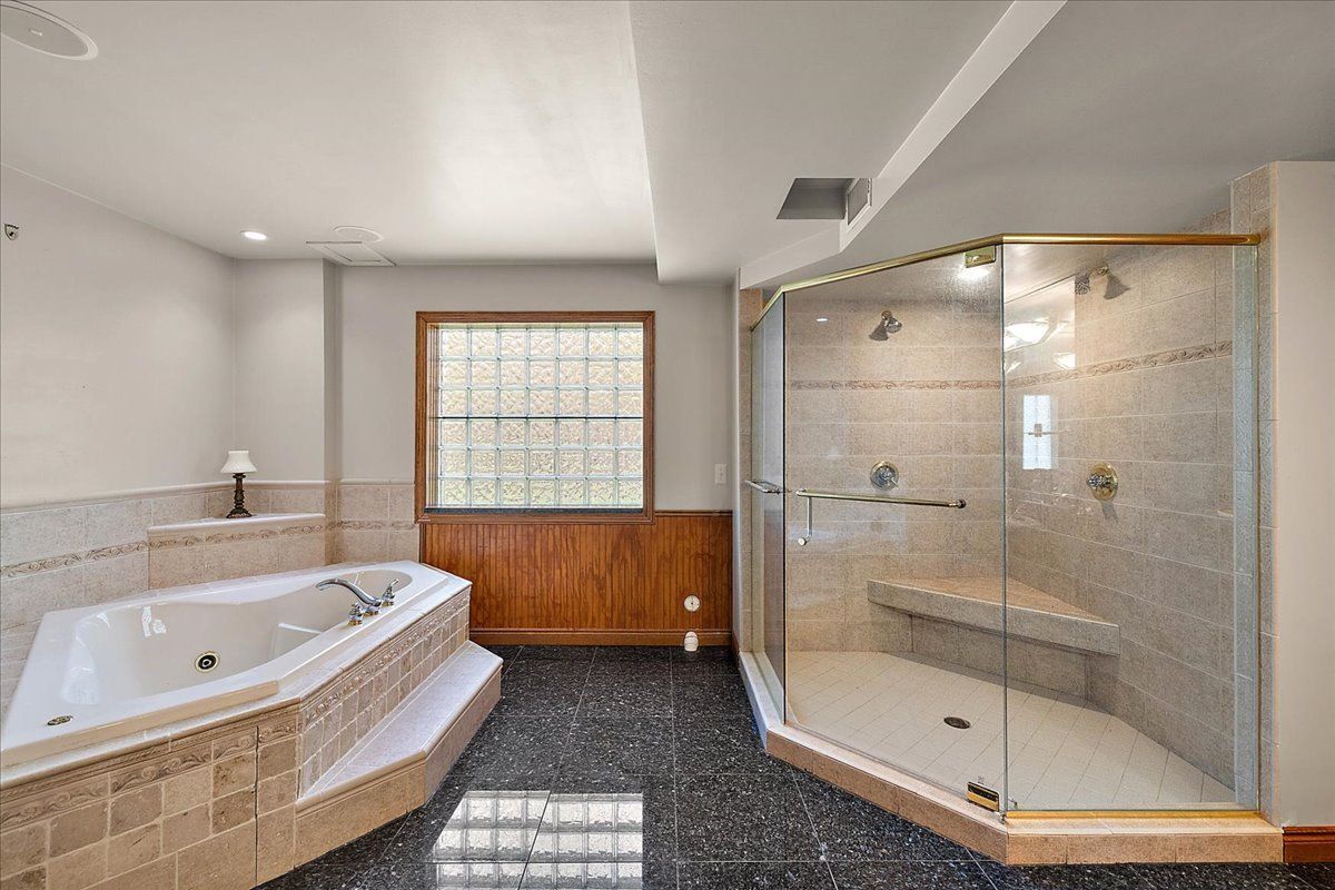 809 HAWKSMOORE Drive
