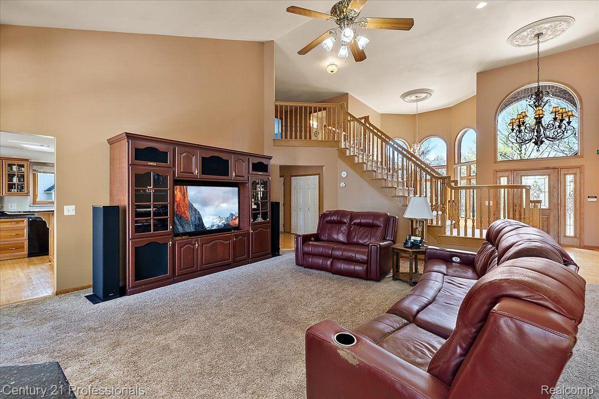 809 HAWKSMOORE Drive