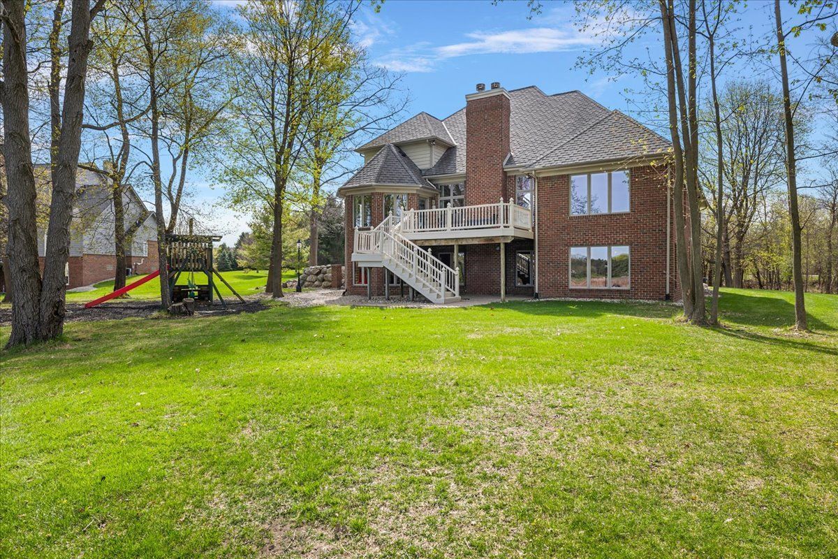 809 HAWKSMOORE Drive