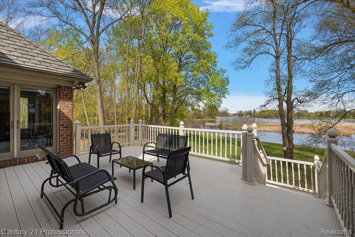 809 HAWKSMOORE Drive