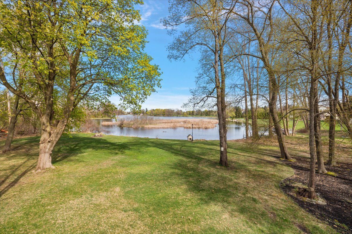 809 HAWKSMOORE Drive