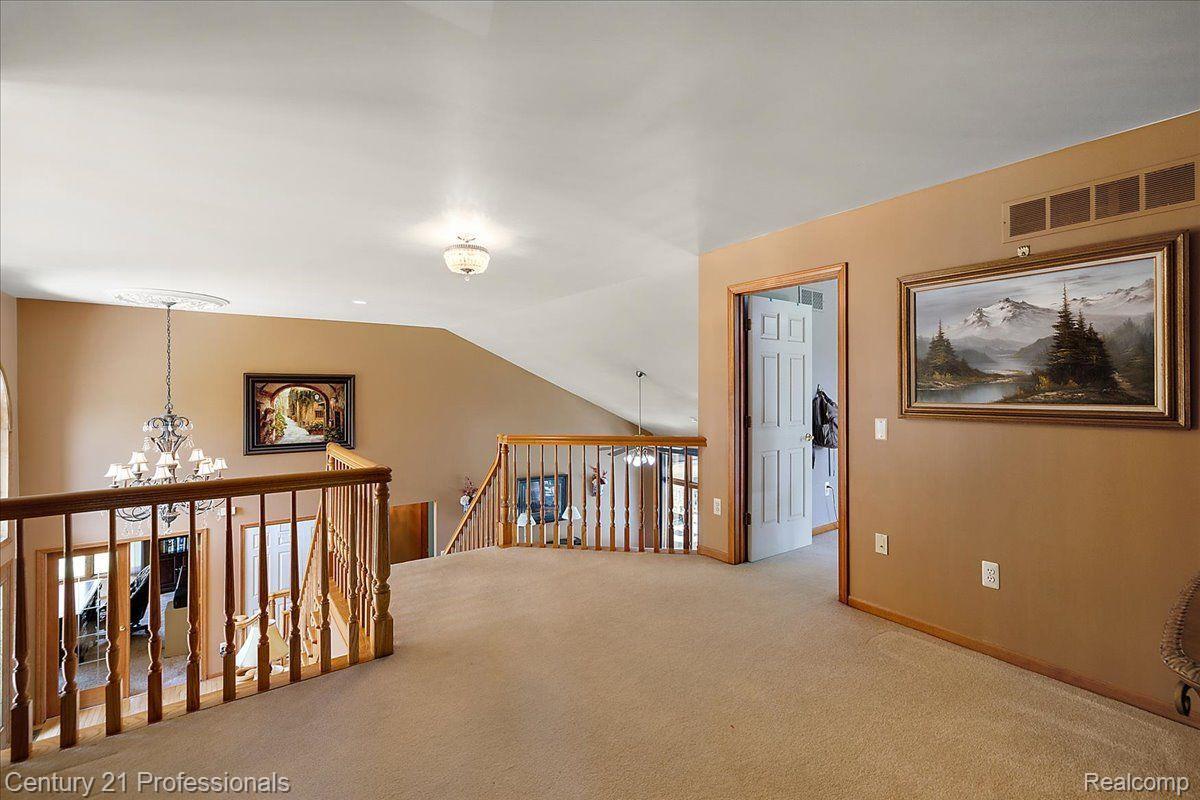 809 HAWKSMOORE Drive