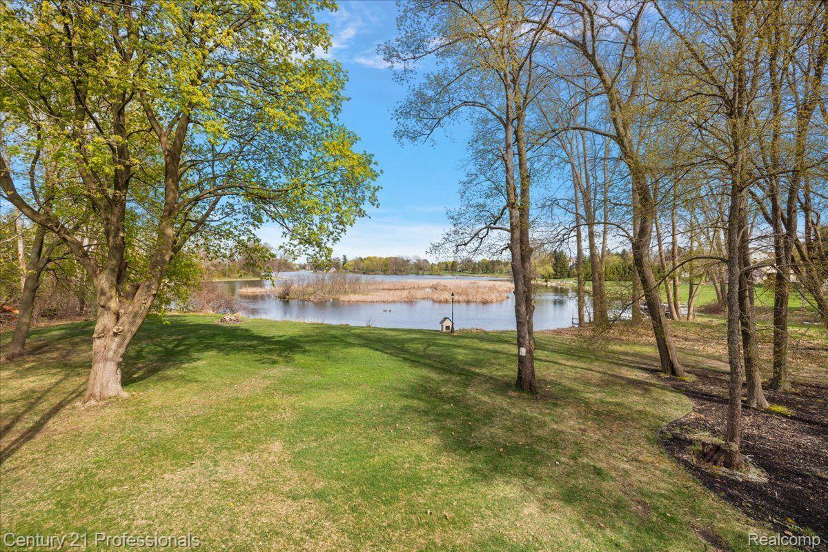 809 HAWKSMOORE Drive