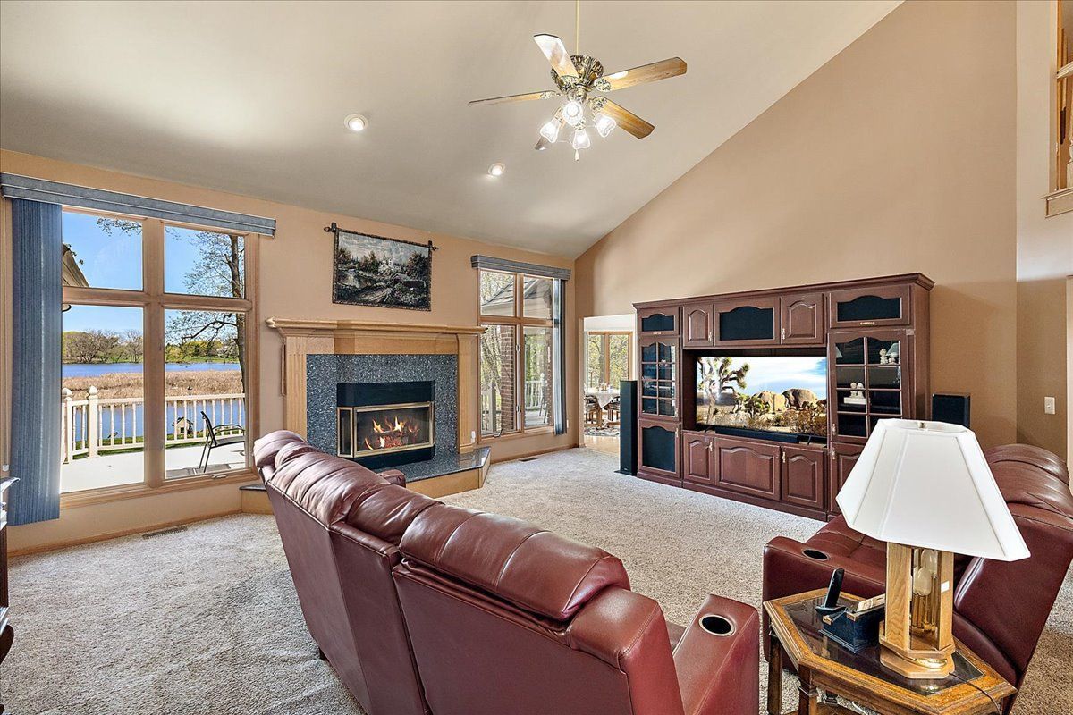 809 HAWKSMOORE Drive
