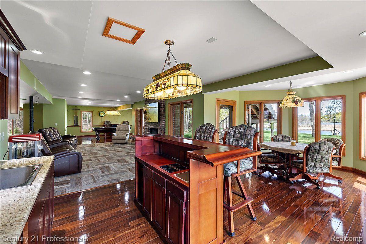 809 HAWKSMOORE Drive