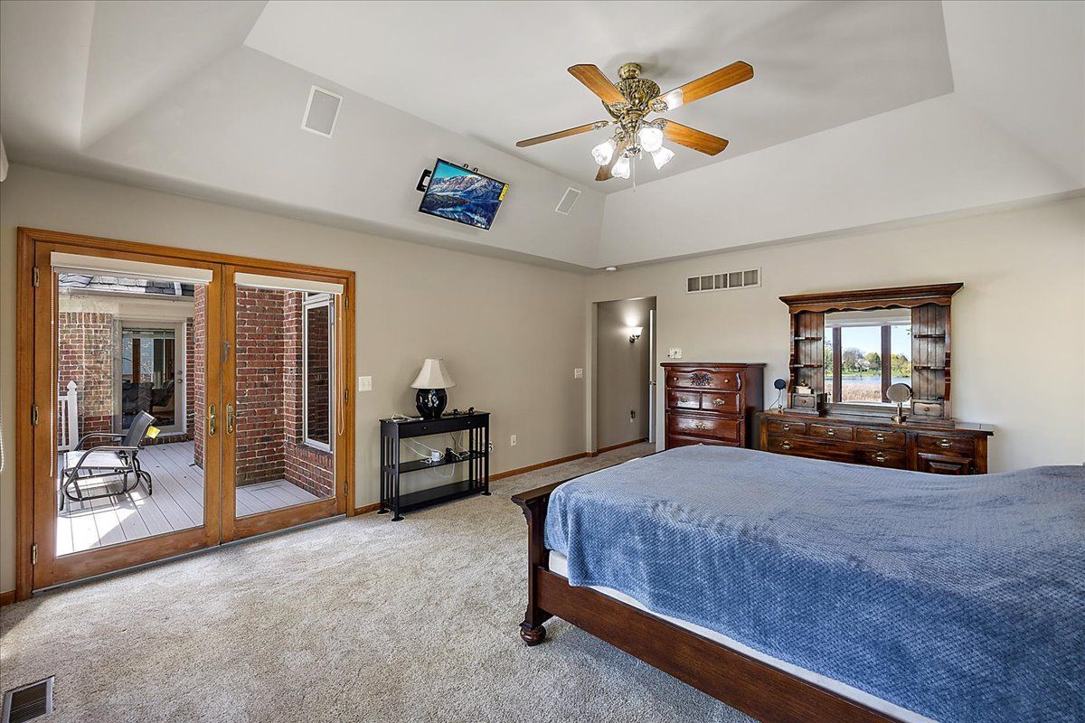 809 HAWKSMOORE Drive