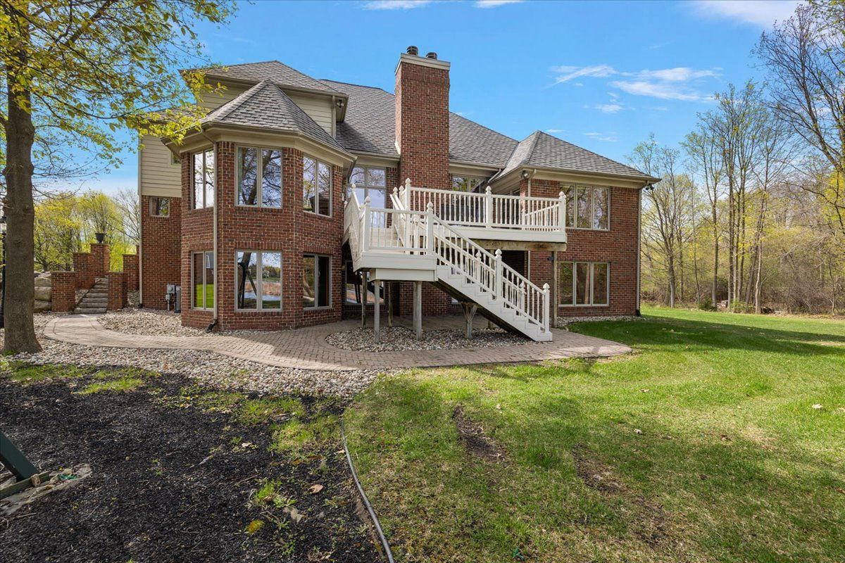 809 HAWKSMOORE Drive