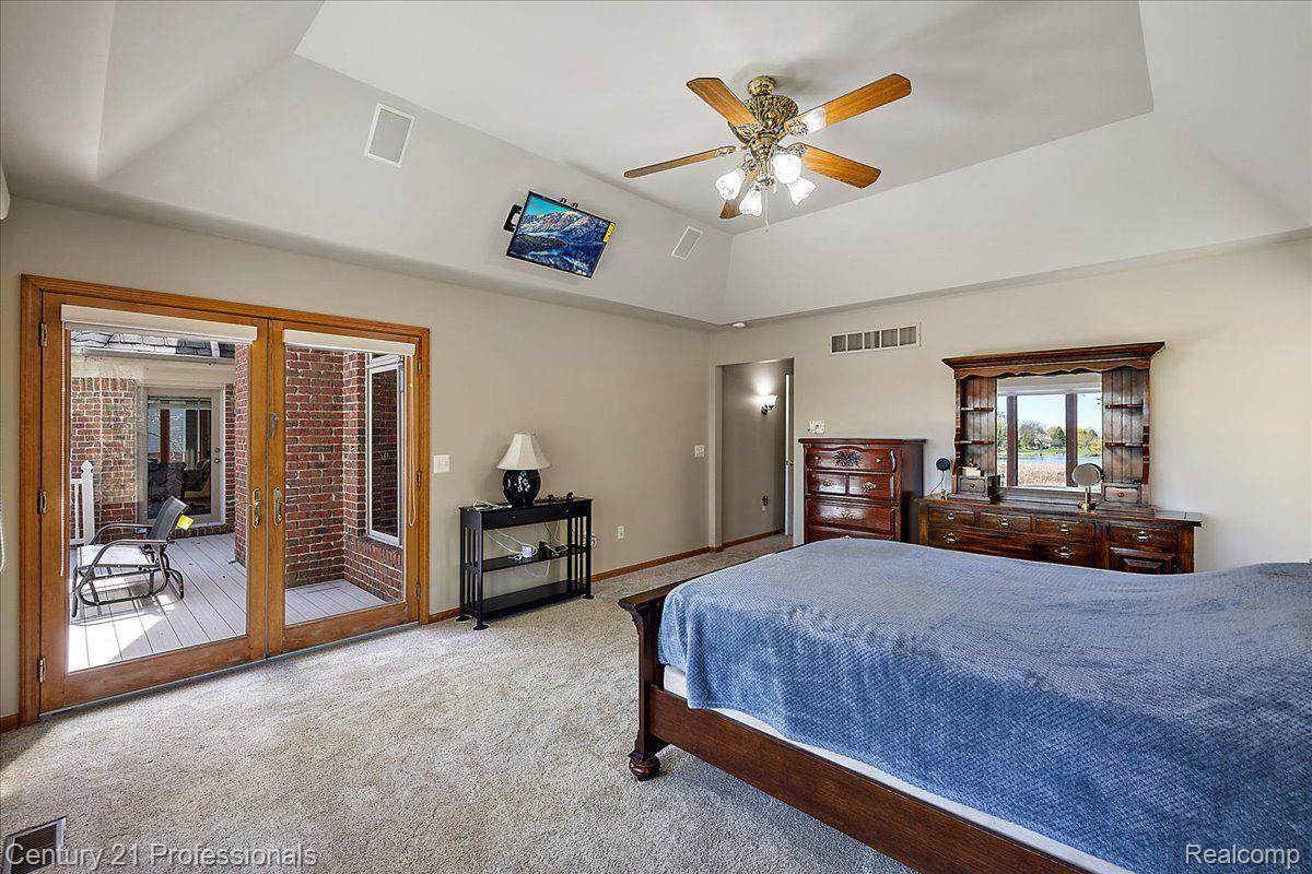 809 HAWKSMOORE Drive