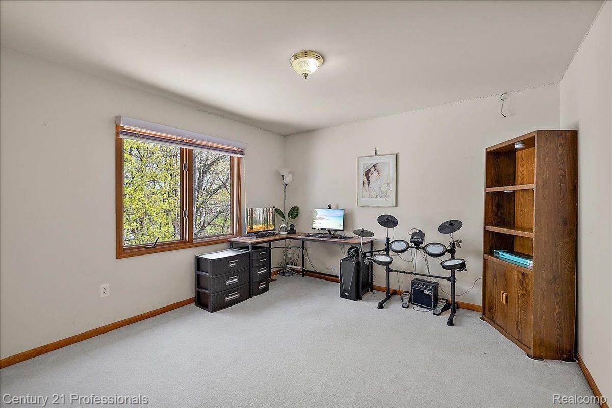 809 HAWKSMOORE Drive