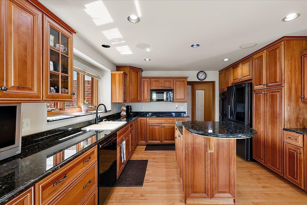 809 HAWKSMOORE Drive