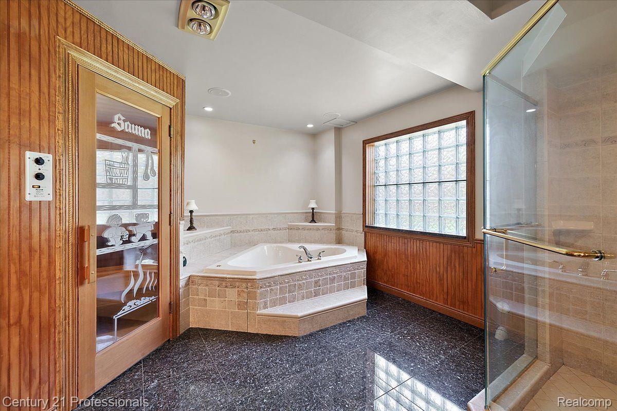 809 HAWKSMOORE Drive