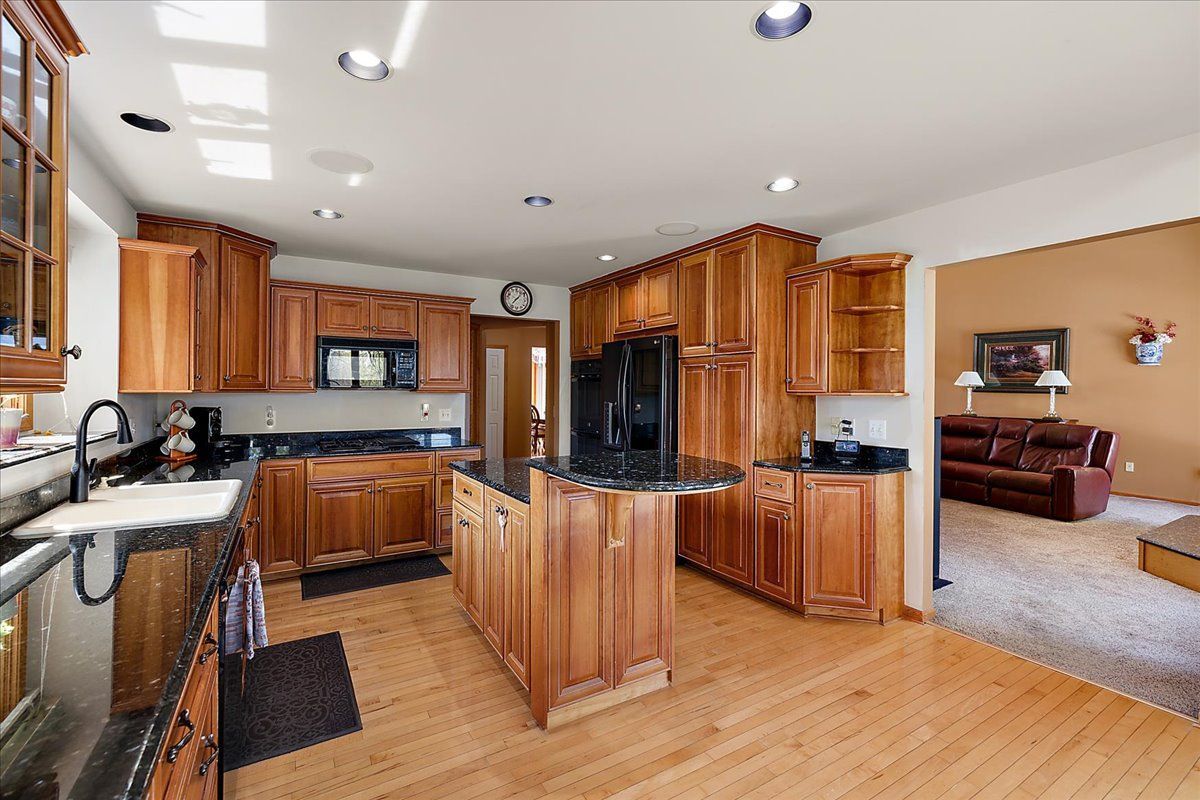 809 HAWKSMOORE Drive