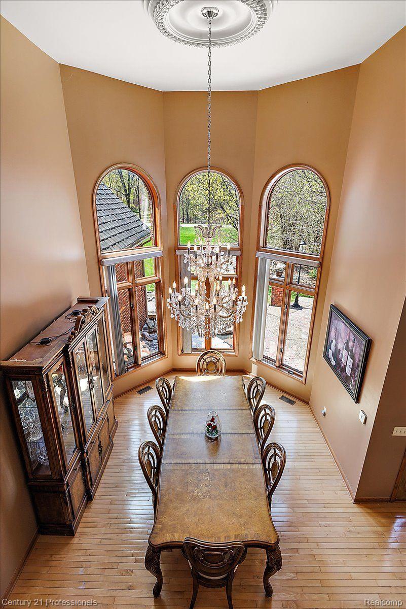 809 HAWKSMOORE Drive