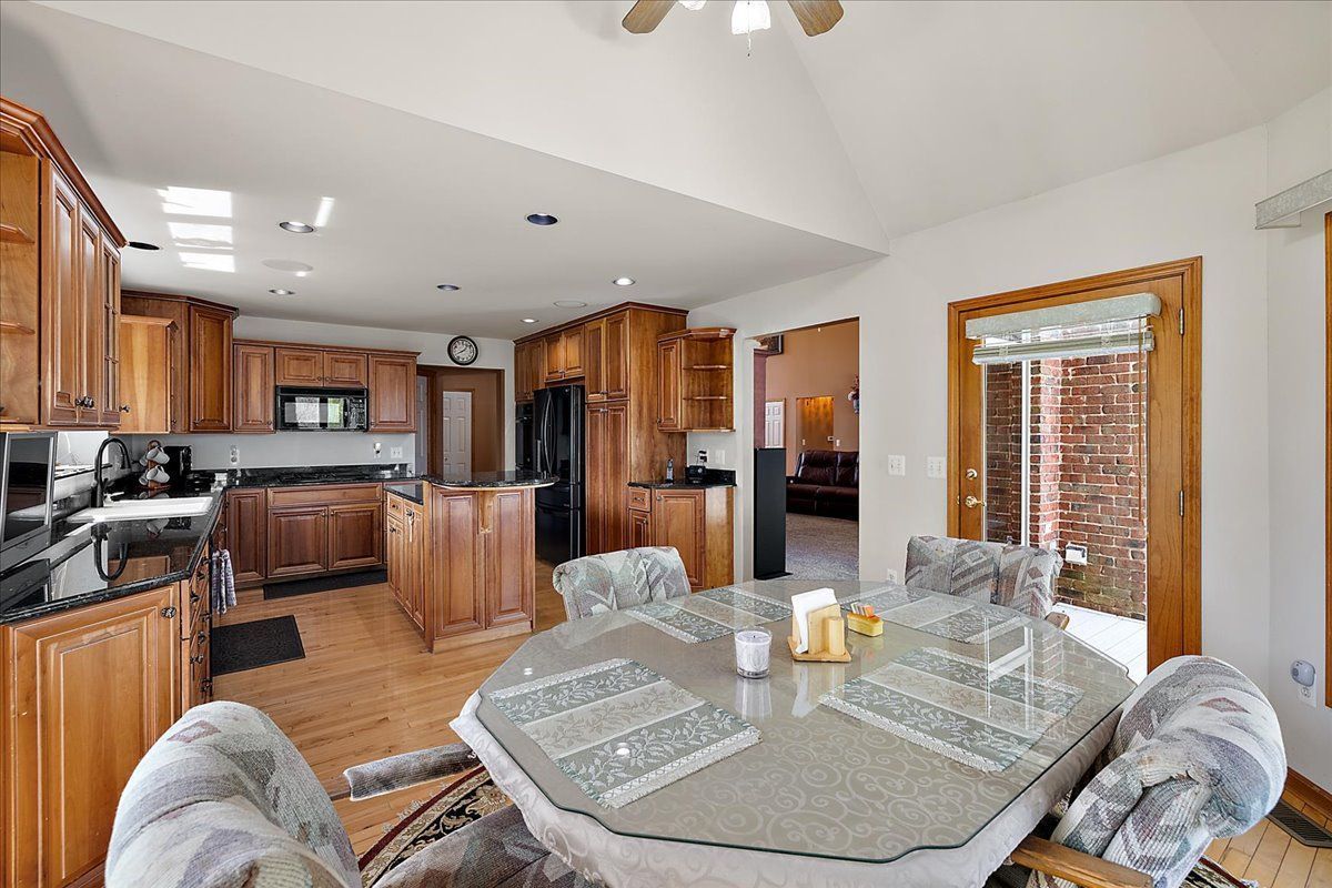 809 HAWKSMOORE Drive