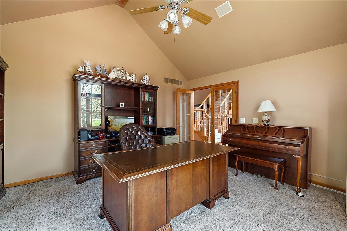 809 HAWKSMOORE Drive