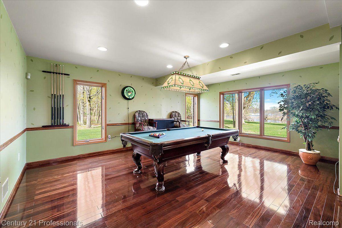 809 HAWKSMOORE Drive