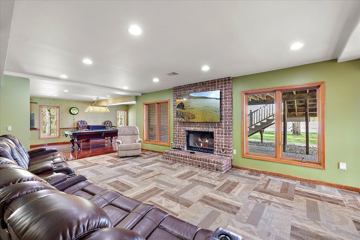 809 HAWKSMOORE Drive