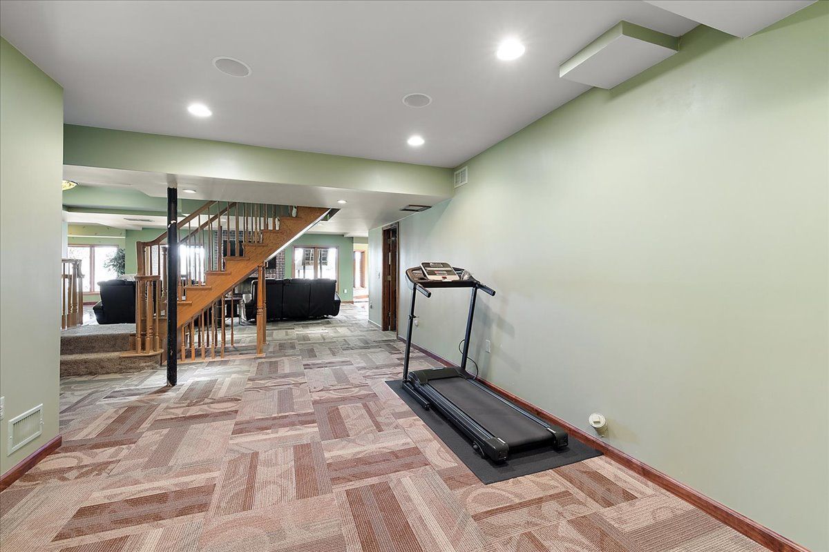 809 HAWKSMOORE Drive