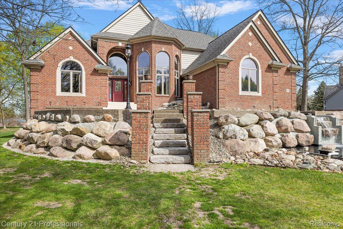 809 HAWKSMOORE Drive