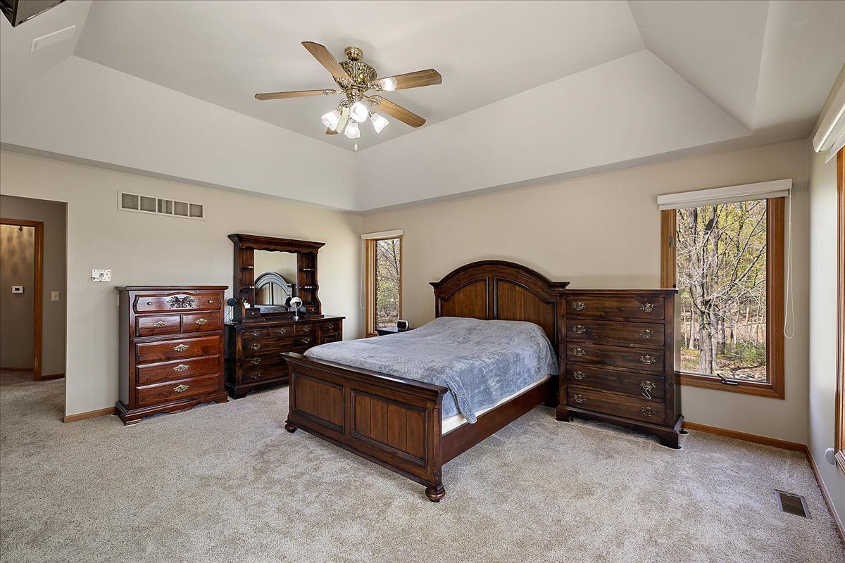809 HAWKSMOORE Drive