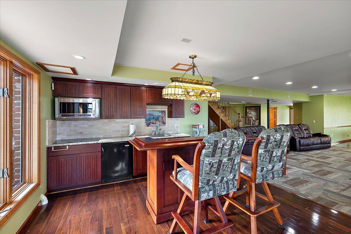 809 HAWKSMOORE Drive