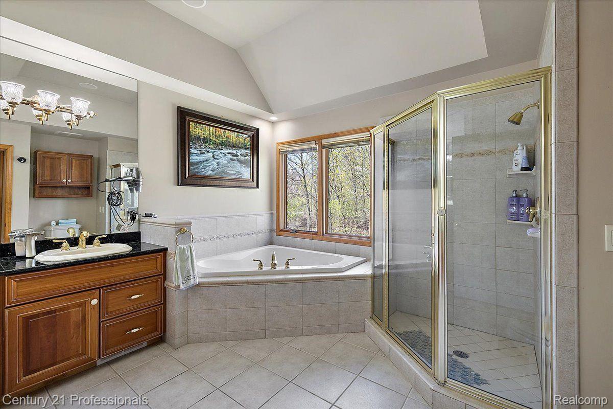 809 HAWKSMOORE Drive
