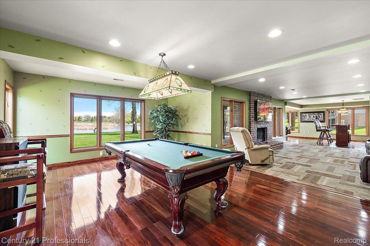 809 HAWKSMOORE Drive