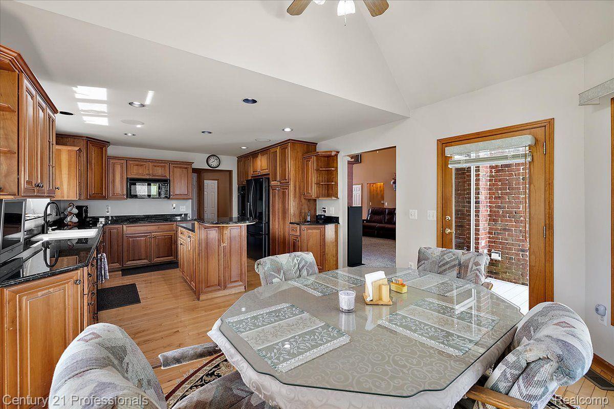 809 HAWKSMOORE Drive