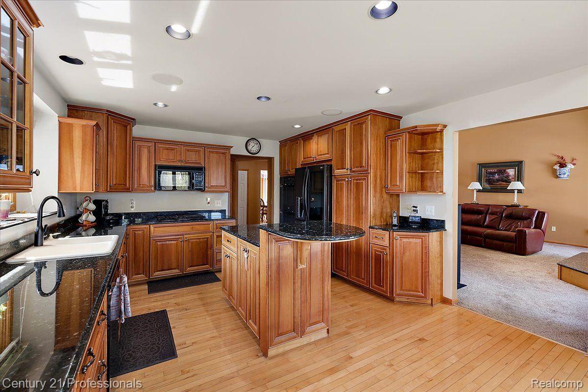 809 HAWKSMOORE Drive