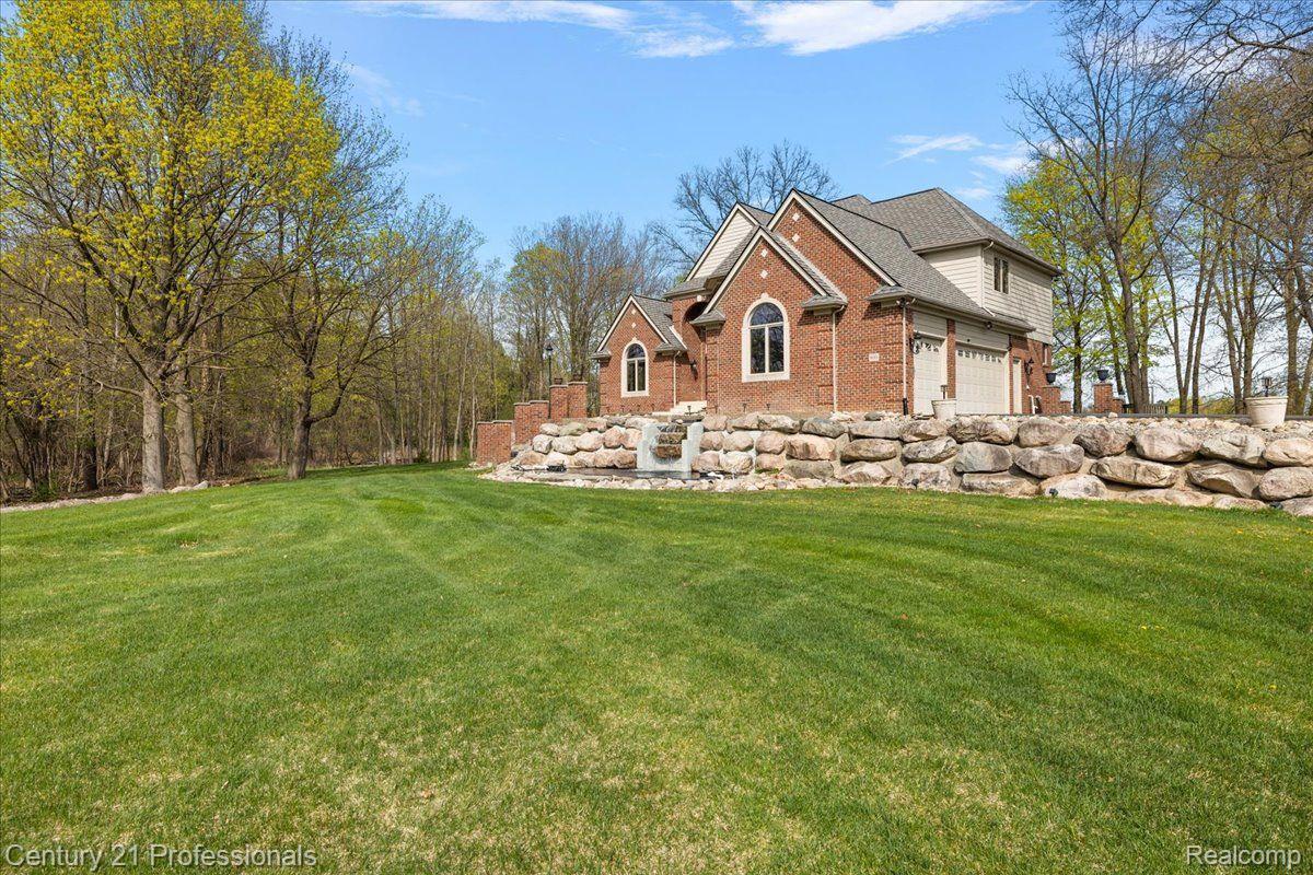 809 HAWKSMOORE Drive