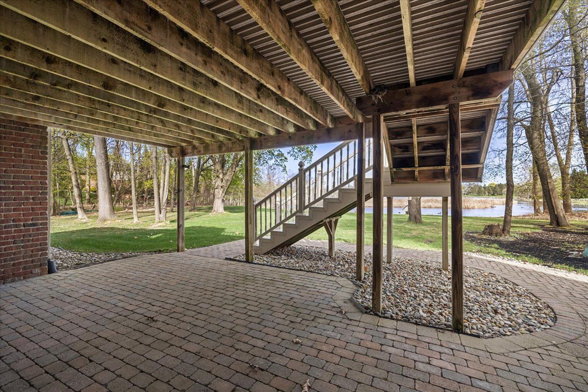 809 HAWKSMOORE Drive