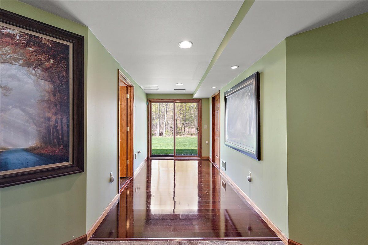 809 HAWKSMOORE Drive