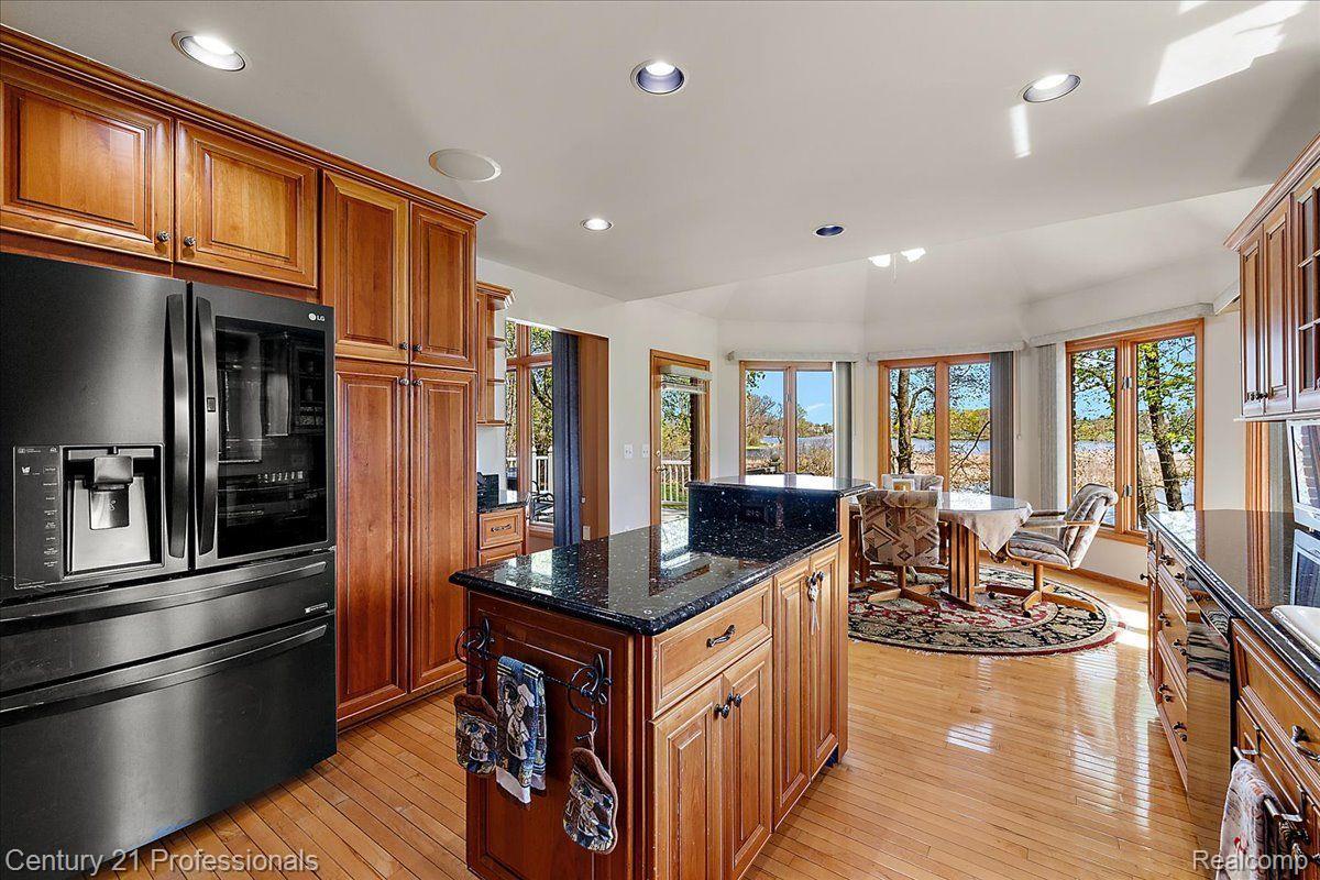 809 HAWKSMOORE Drive