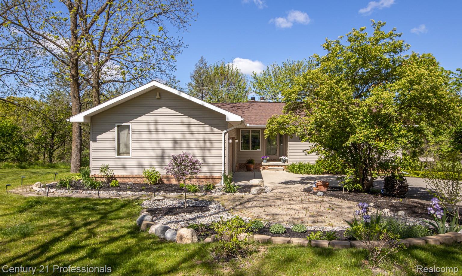 943 N Hacker Road