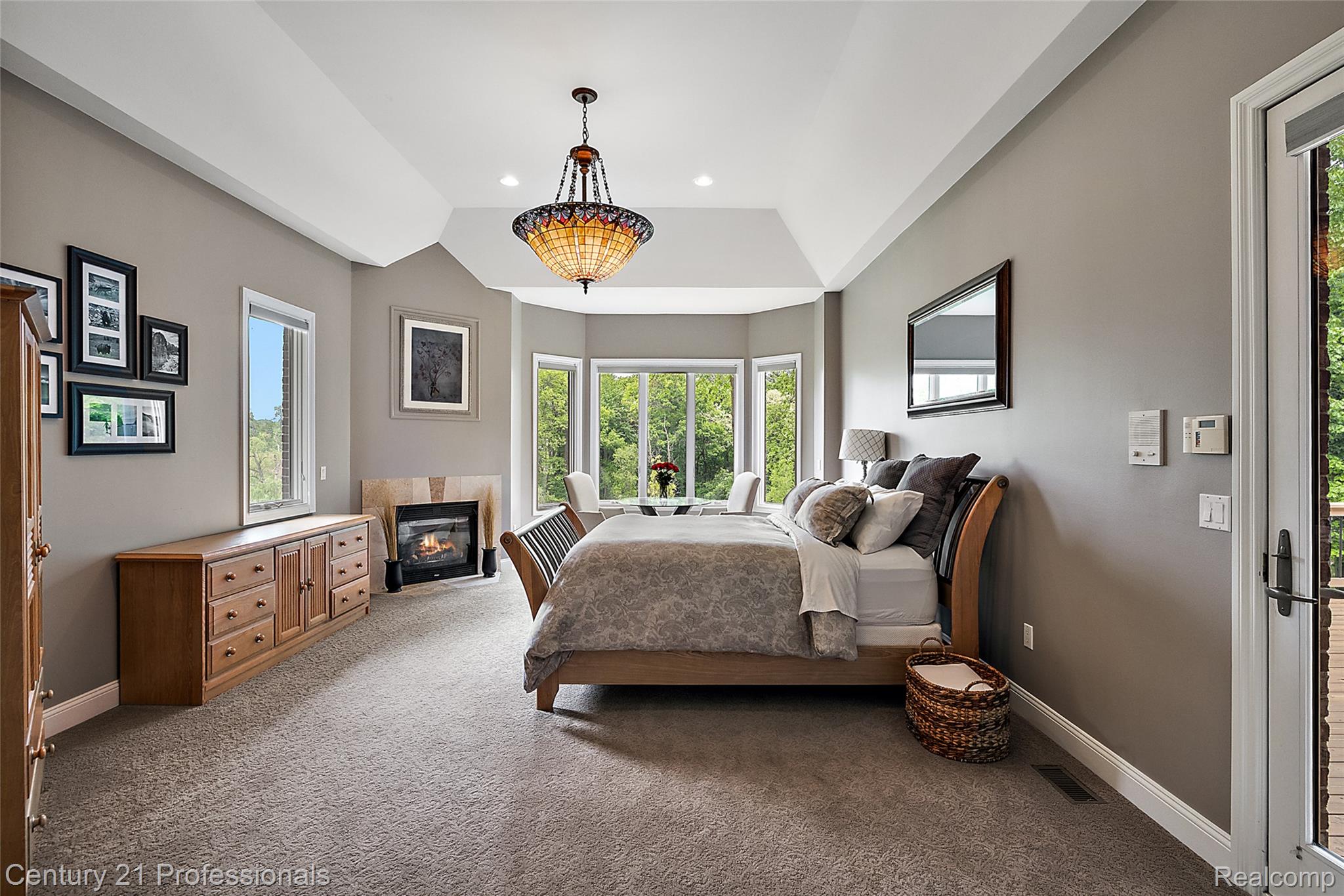1181 Iroquois Trail