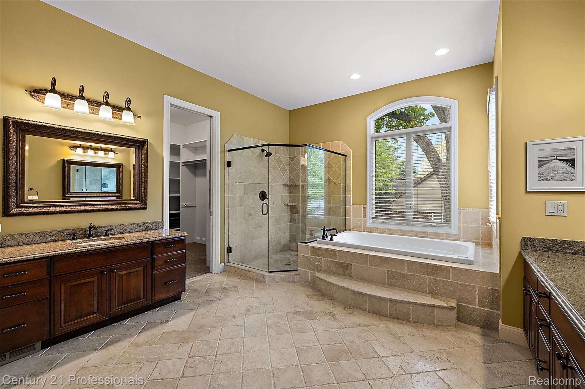 1181 Iroquois Trail