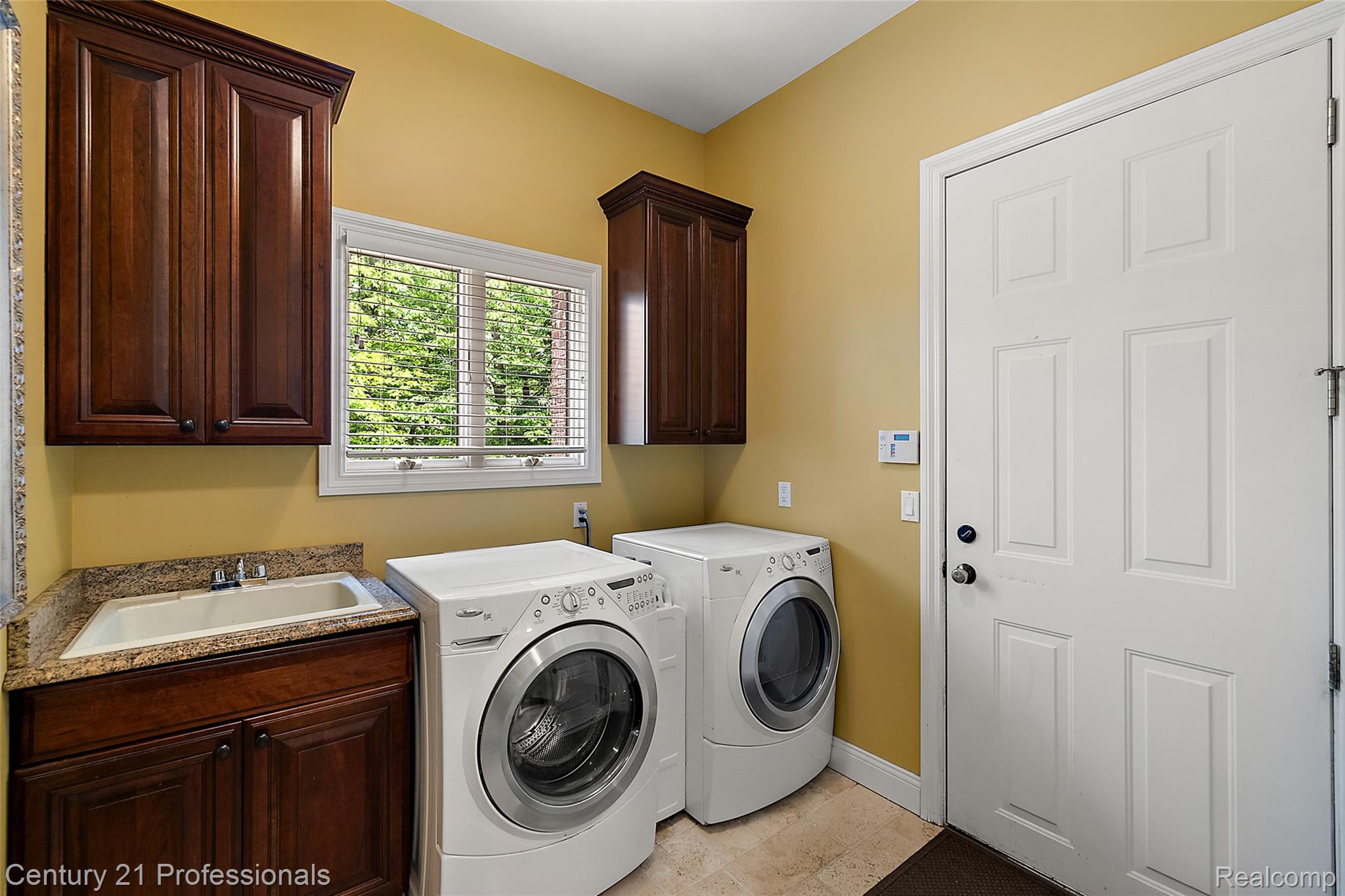 1181 Iroquois Trail
