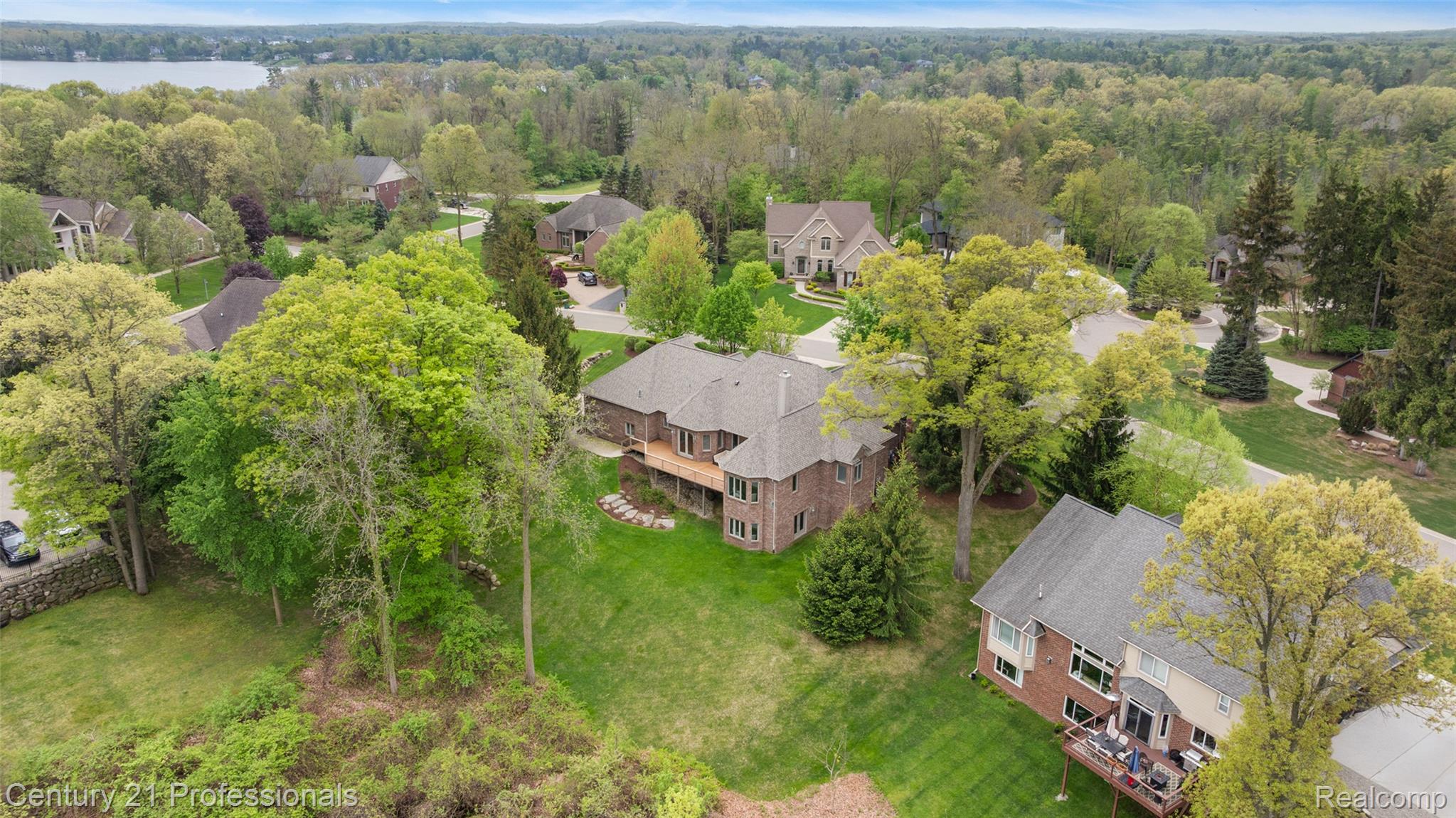 1181 Iroquois Trail