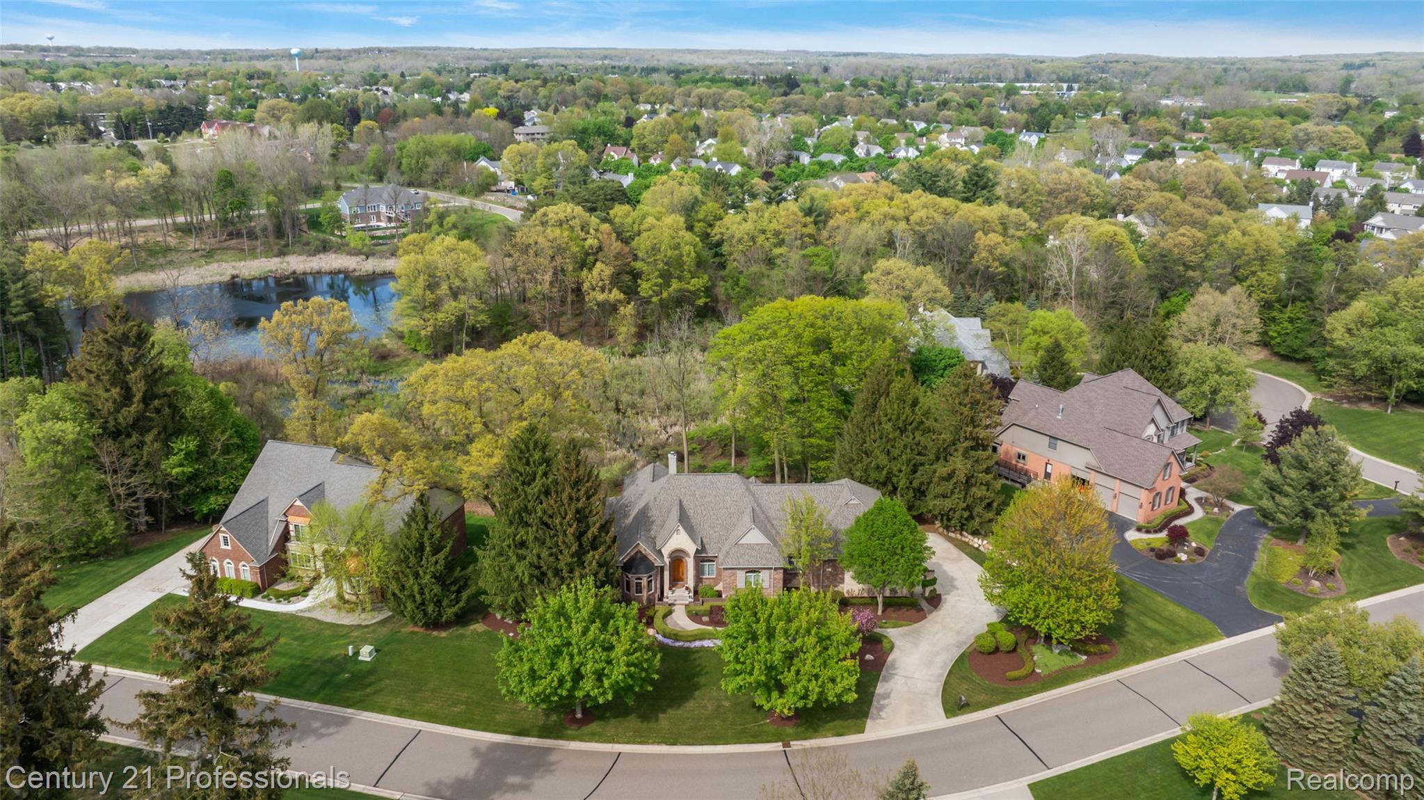 1181 Iroquois Trail